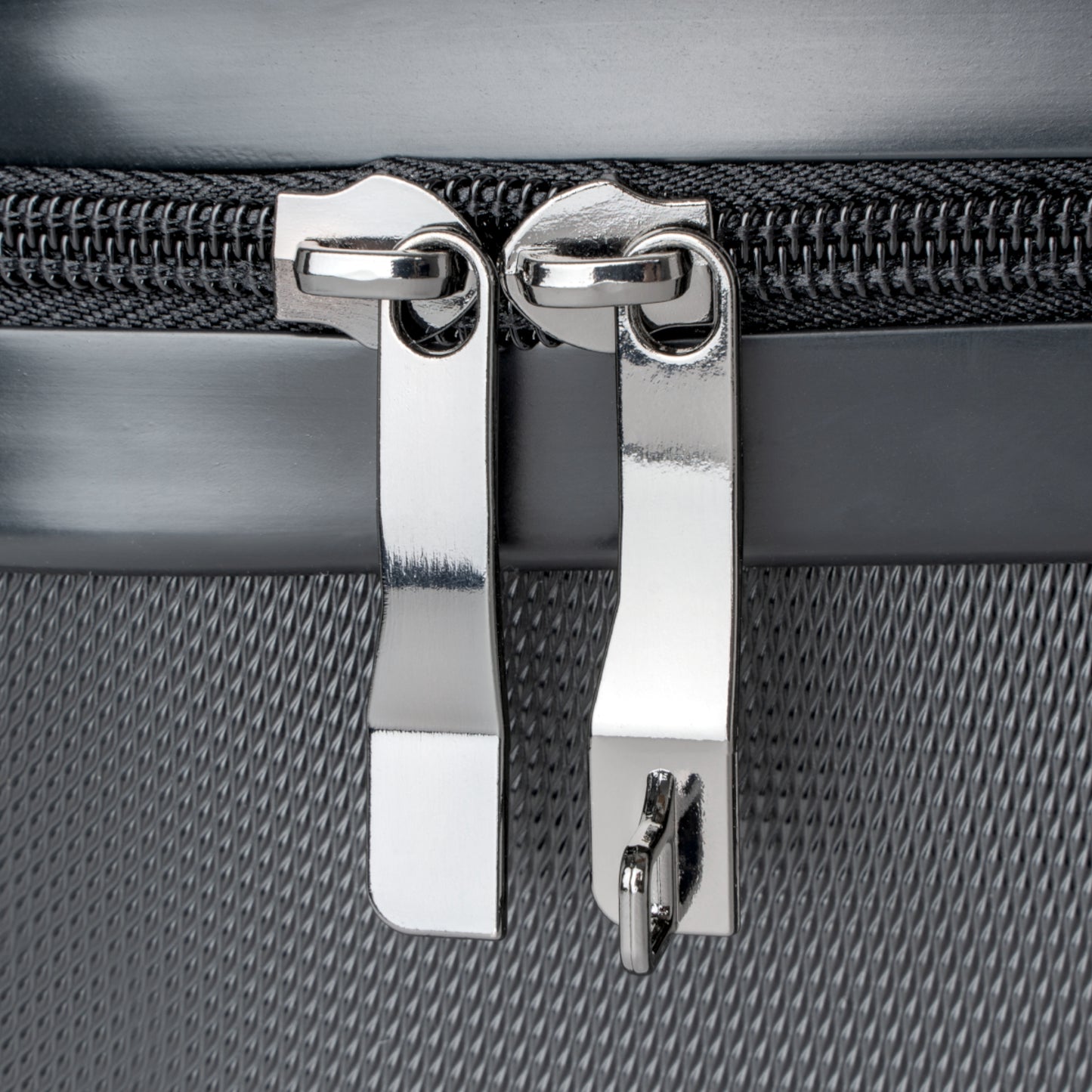 "Allure"  Elegant Lady Carry On Suitcase (+ 2 Sizes)