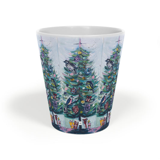 Tasse à café au lait avec plumes festives et oiseaux dans un arbre de Noël, 340,2 g