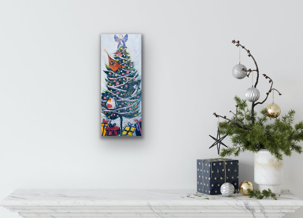 Plumes festives #2 (Oiseaux dans un arbre de Noël) Peinture à l’huile originale 8 x 20