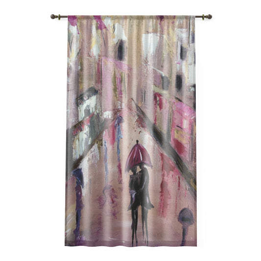 Lucky in Love Pareja romántica original bajo un paraguas impreso en una cortina transparente de 84 x 50 pulgadas