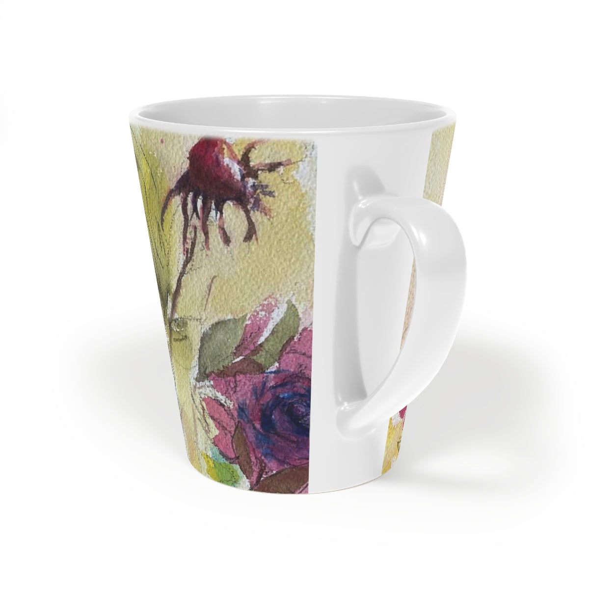 Taza de café con leche con rosas rojas esponjosas, 12 oz