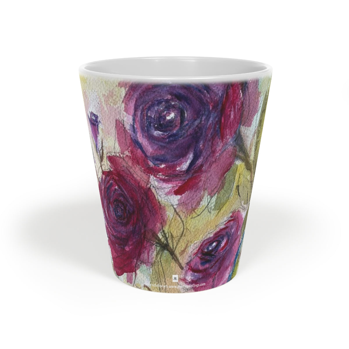 Taza de café con leche con rosas rojas esponjosas, 12 oz