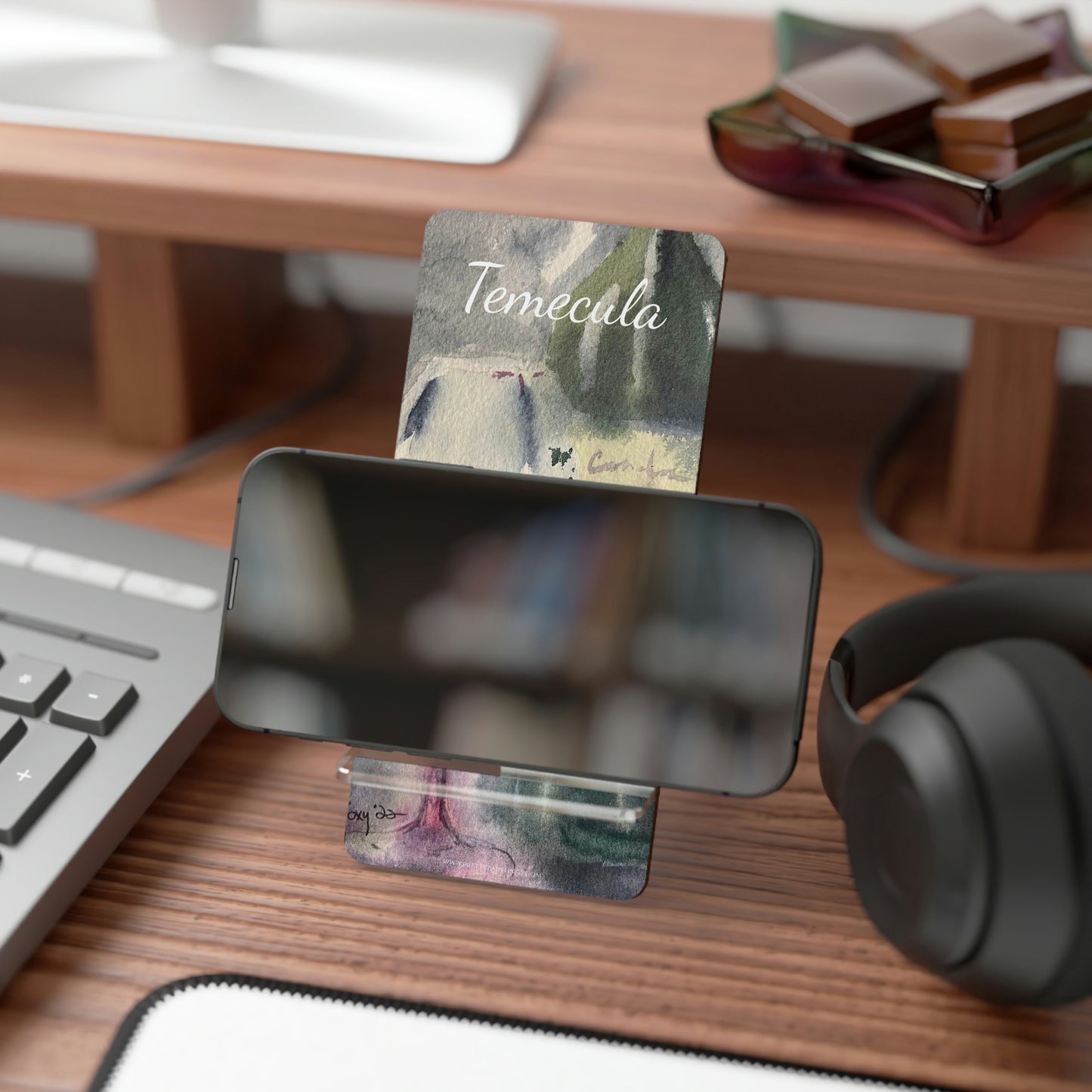 Temecula Phone Stand with Wine Bottle and Glass