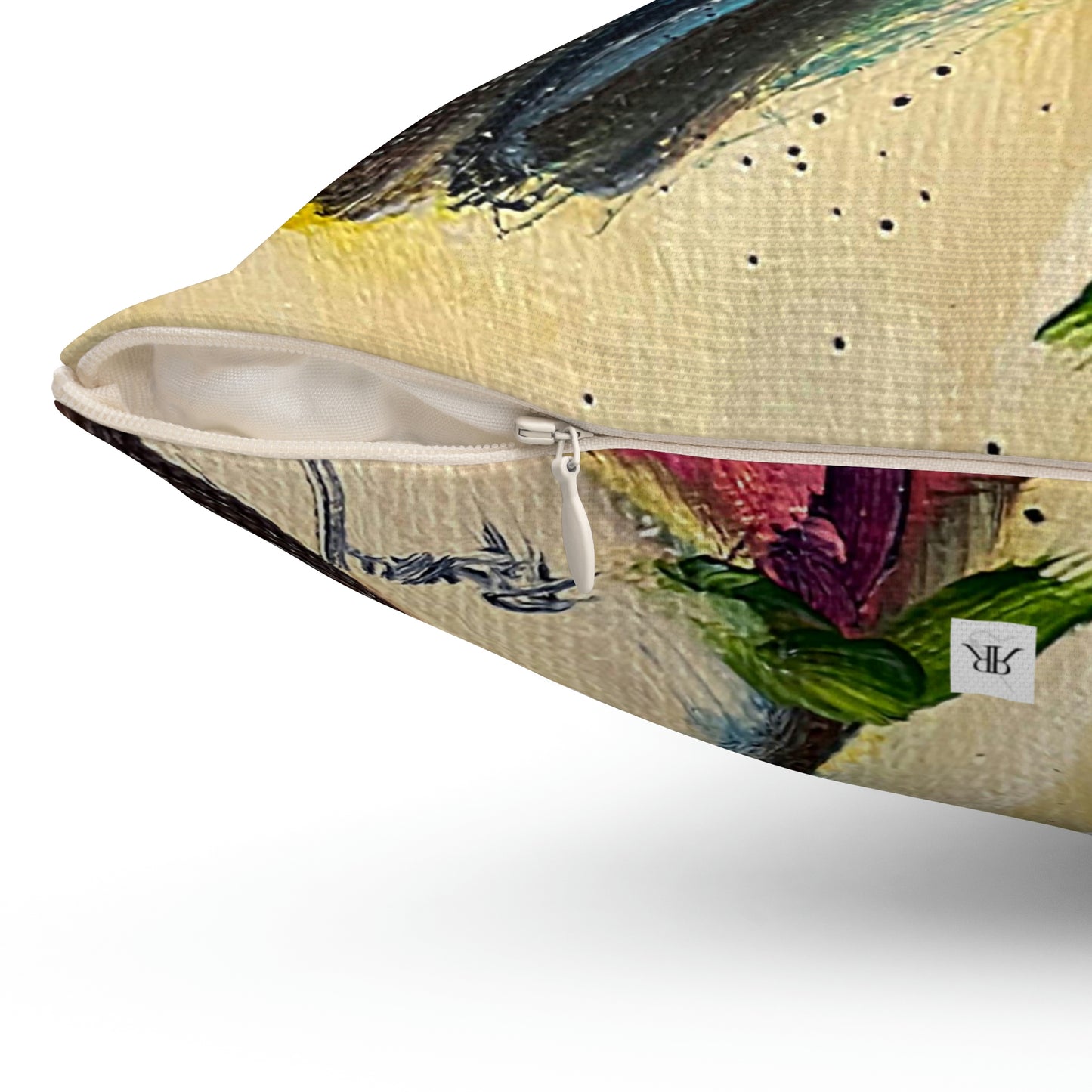 Almohada cuadrada de poliéster hilado para interiores con colibrí sobre un rosal